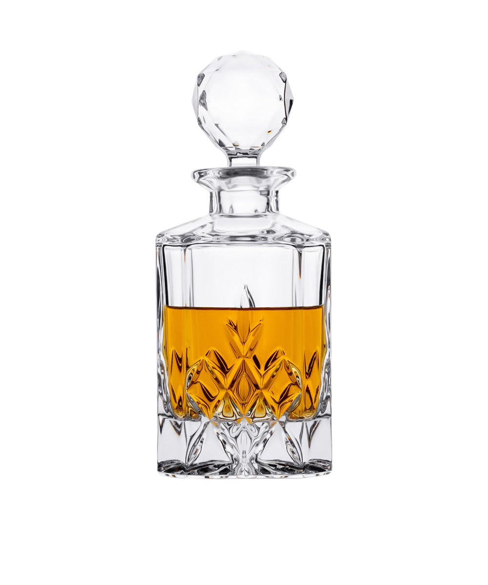 Mayfair_Decanter_1_Filled.jpg